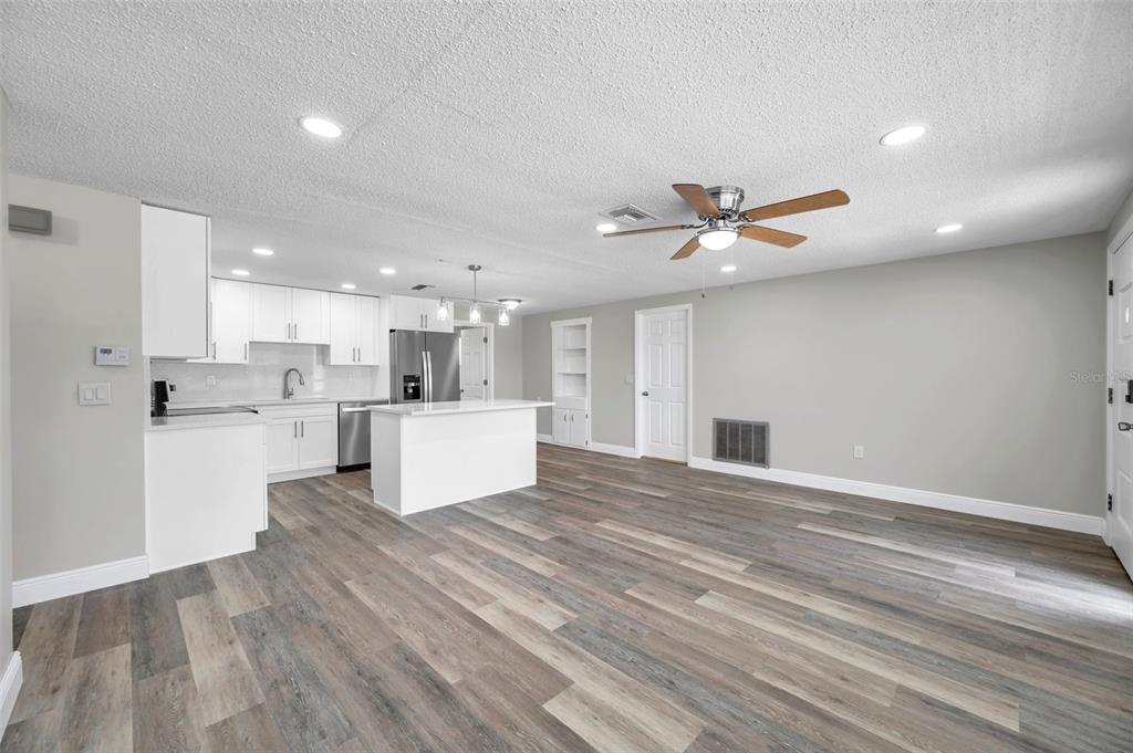 10900 Queens Road Port Richey, FL 34668 - Photo 4 of 20 Gallery Image 4