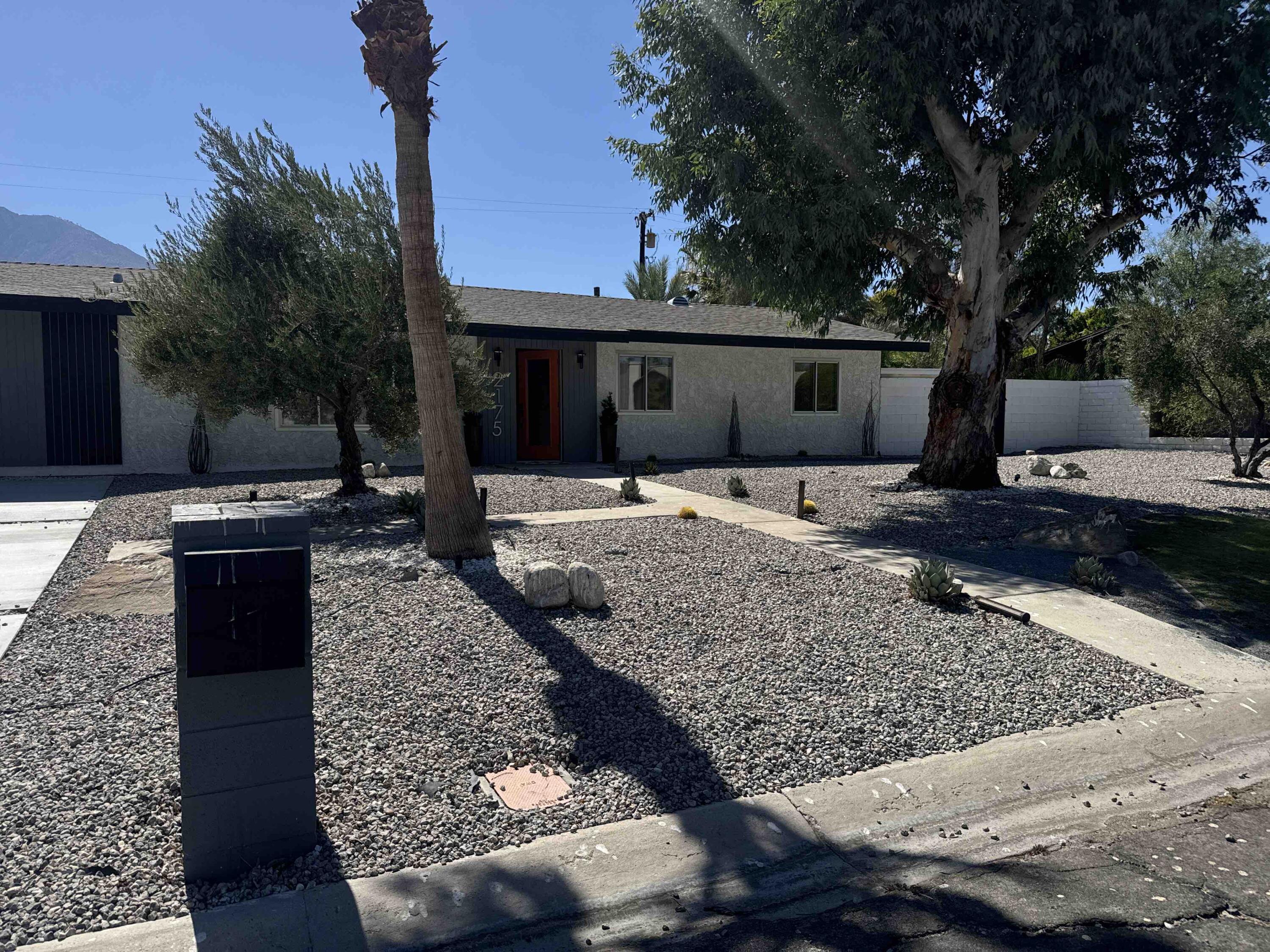 2175 North Sandra Road Palm Springs, CA 92262 - Photo 3 of 10 3