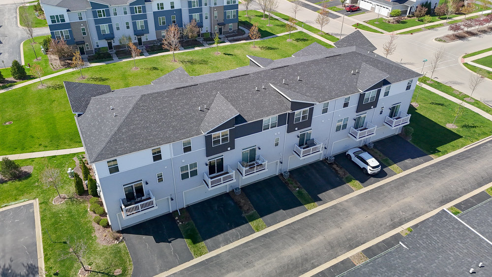 4133 Calder Lane Aurora, IL 60504 - Photo 29 of 38 an aerial view of a house