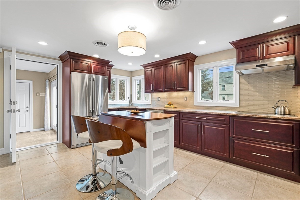 3 Girard Road Stoneham, MA 02180 - Photo 9 of 41 Gallery Image 9