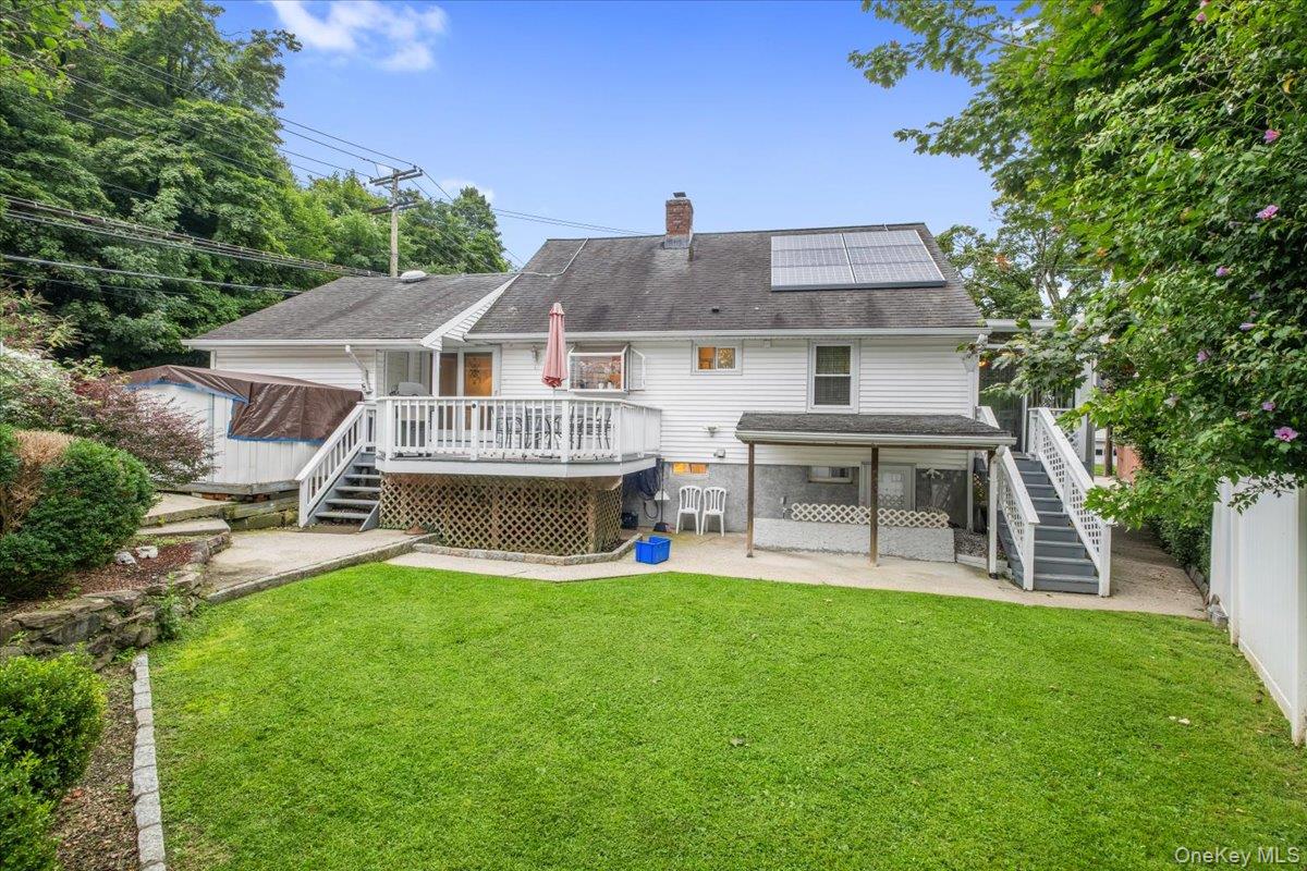 4 Briary Road Dobbs Ferry, NY 10522 - Photo 23 of 29 Fully fenced and manicured backyard.