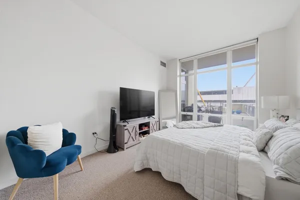 $4,000 | 720 North Larrabee Street, Unit 712, Chicago, IL 60654