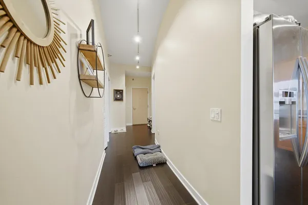 $4,000 | 720 North Larrabee Street, Unit 712, Chicago, IL 60654
