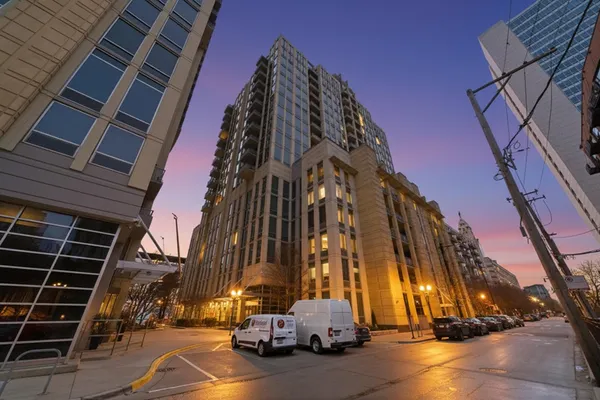 $4,000 | 720 North Larrabee Street, Unit 712, Chicago, IL 60654