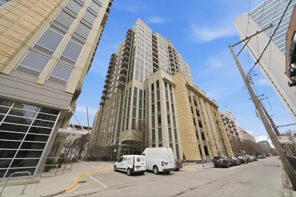 $4,000 | 720 North Larrabee Street, Unit 712, Chicago, IL 60654