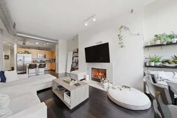 $4,000 | 720 North Larrabee Street, Unit 712, Chicago, IL 60654