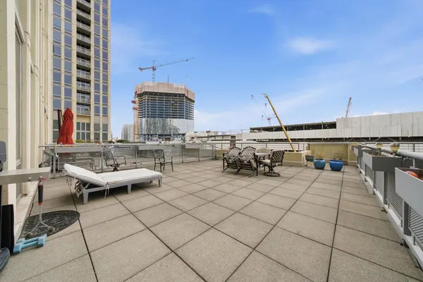 $4,000 | 720 North Larrabee Street, Unit 712, Chicago, IL 60654
