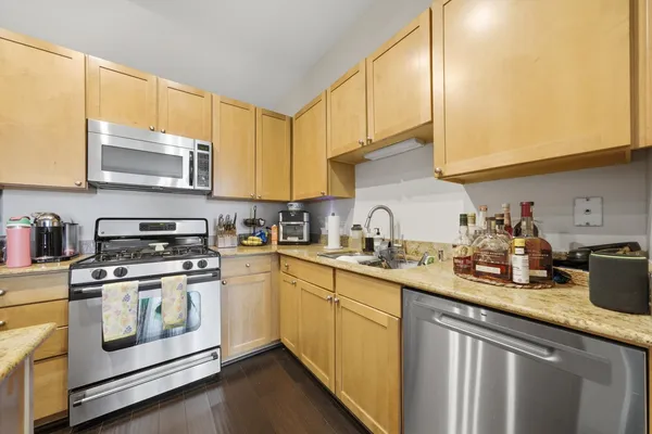 $4,000 | 720 North Larrabee Street, Unit 712, Chicago, IL 60654
