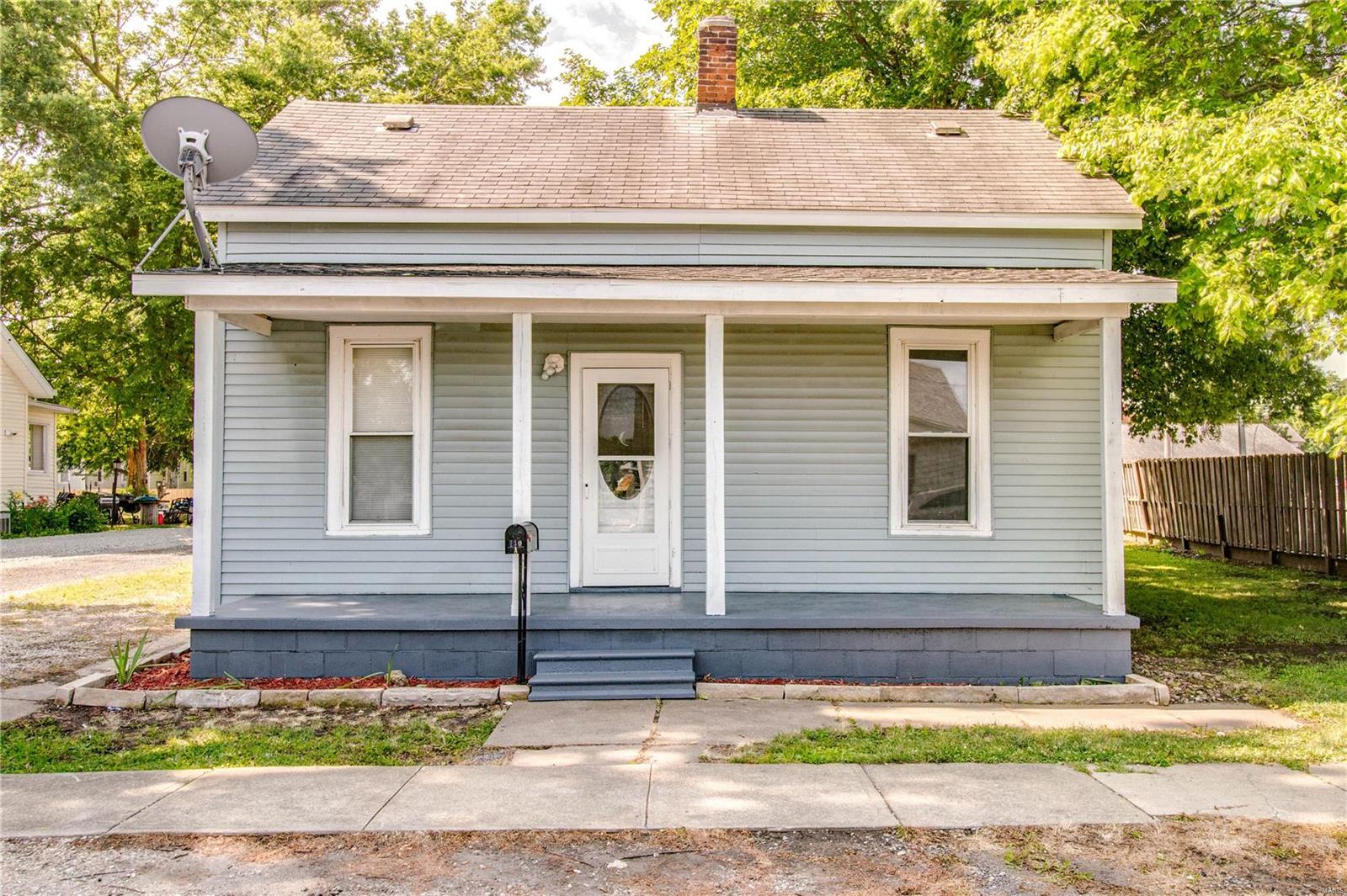 421 Locust Carrollton, IL 62016 - Photo 1 of 22 Gallery Image 1