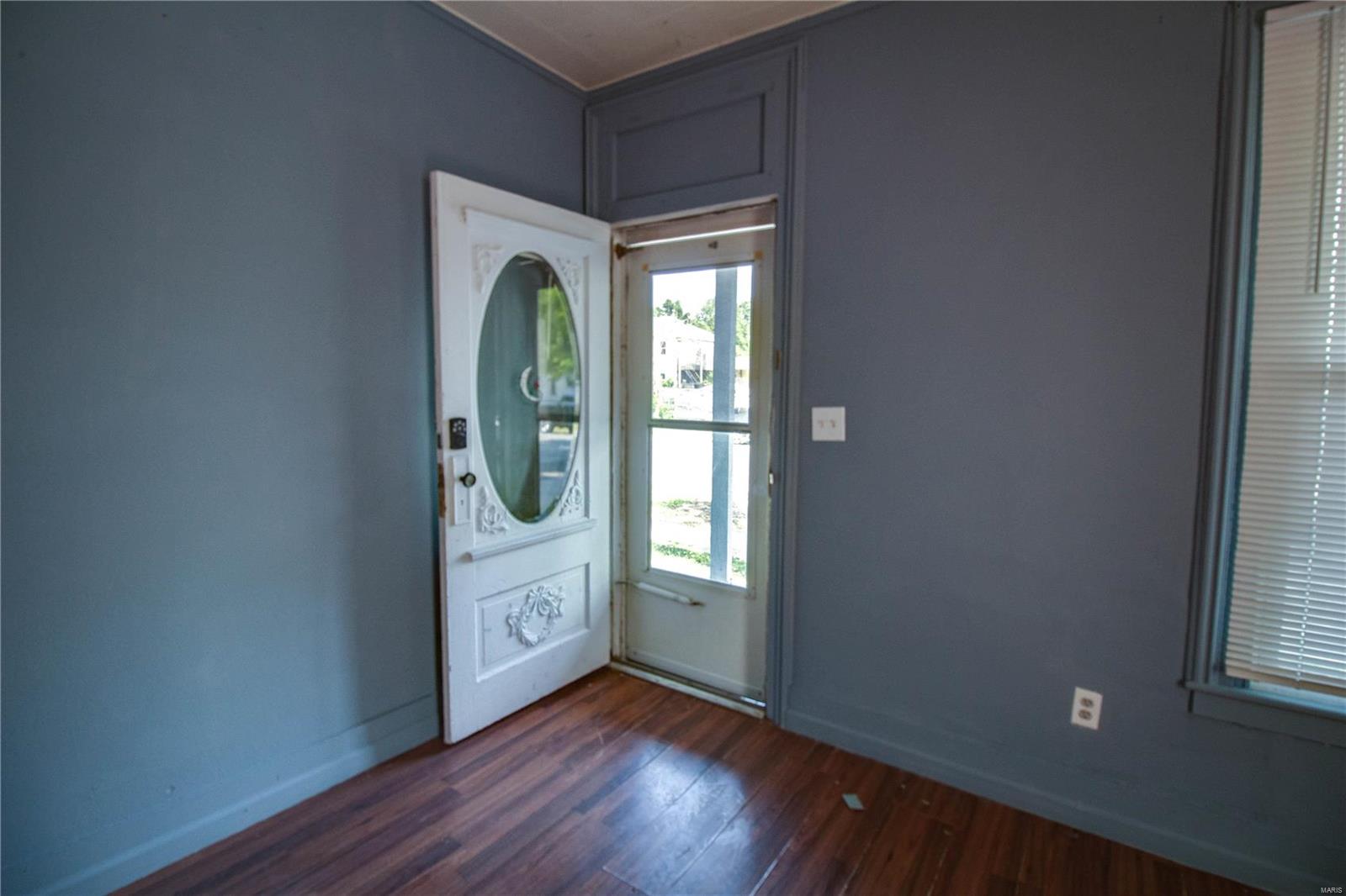 421 Locust Carrollton, IL 62016 - Photo 5 of 22 Gallery Image 5