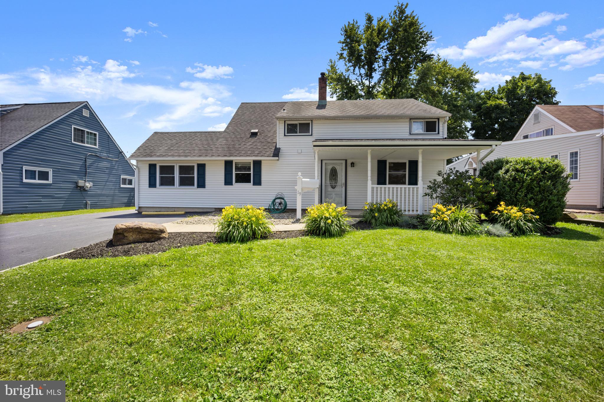 19 Granite Road Levittown, PA 19057 - Photo 2 of 37