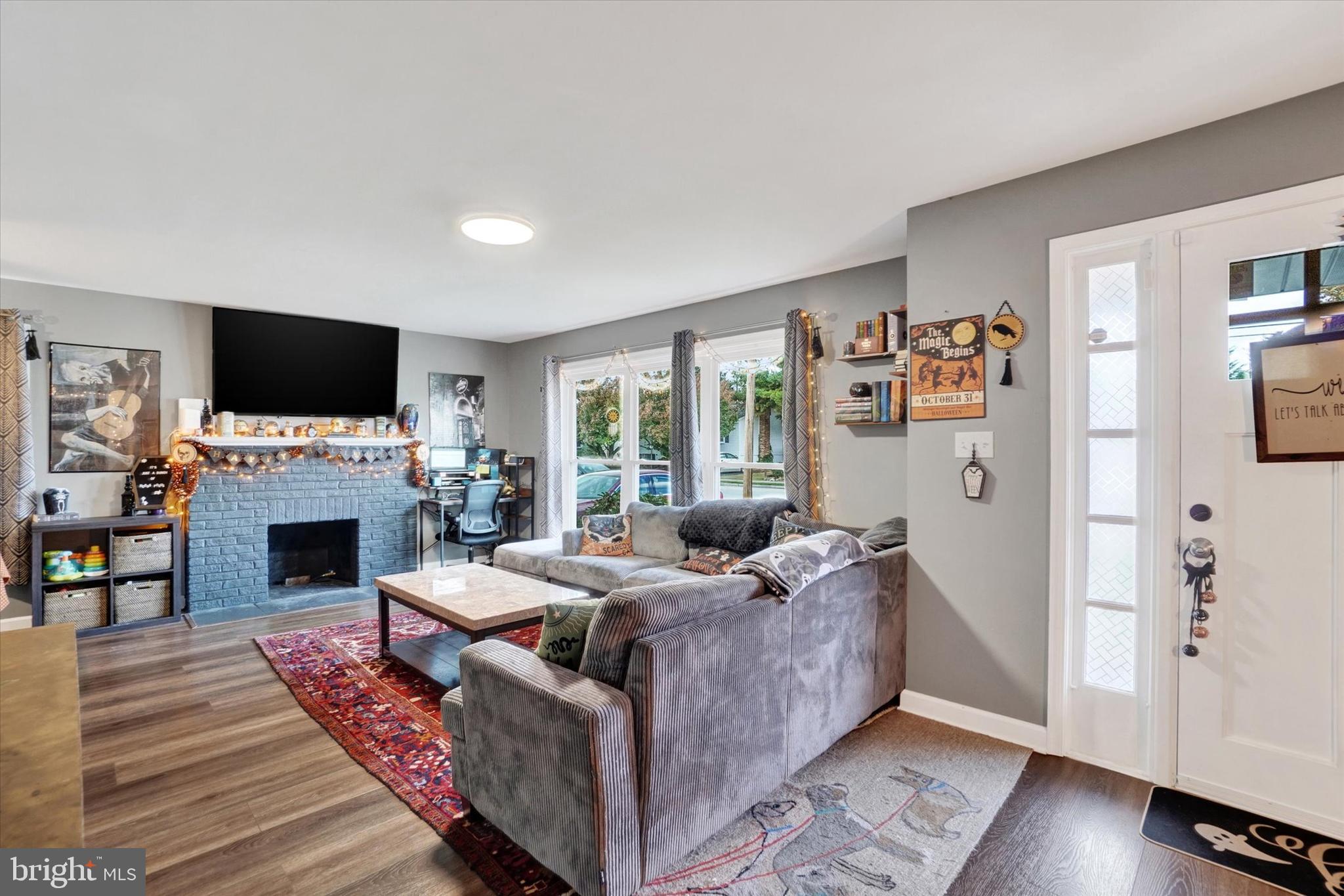 408 Diller Road Hanover, PA 17331 - Photo 5 of 29 Living Room