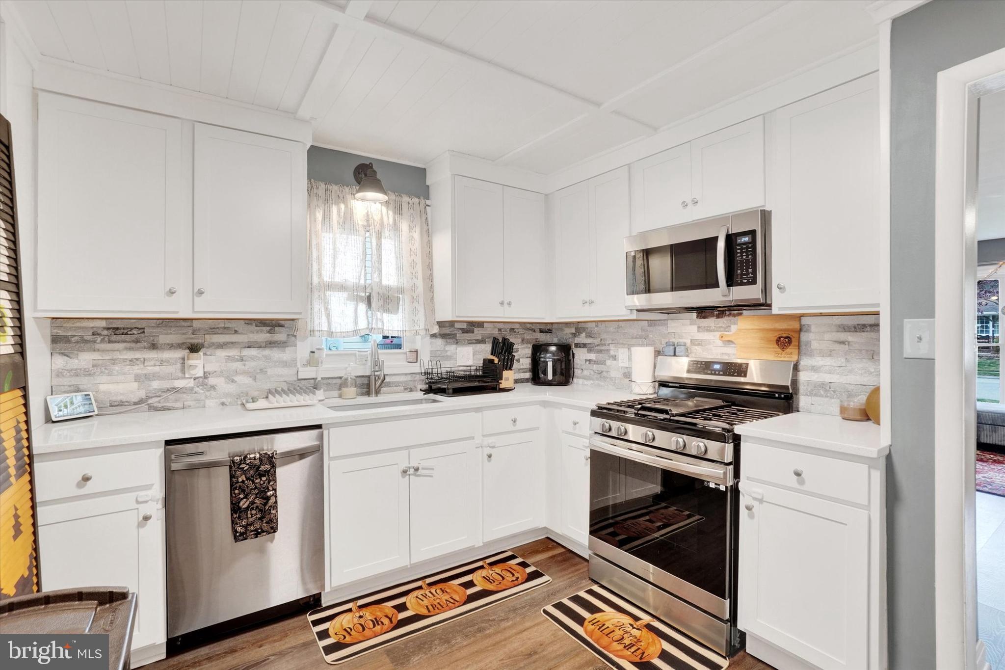 408 Diller Road Hanover, PA 17331 - Photo 9 of 29 Kitchen