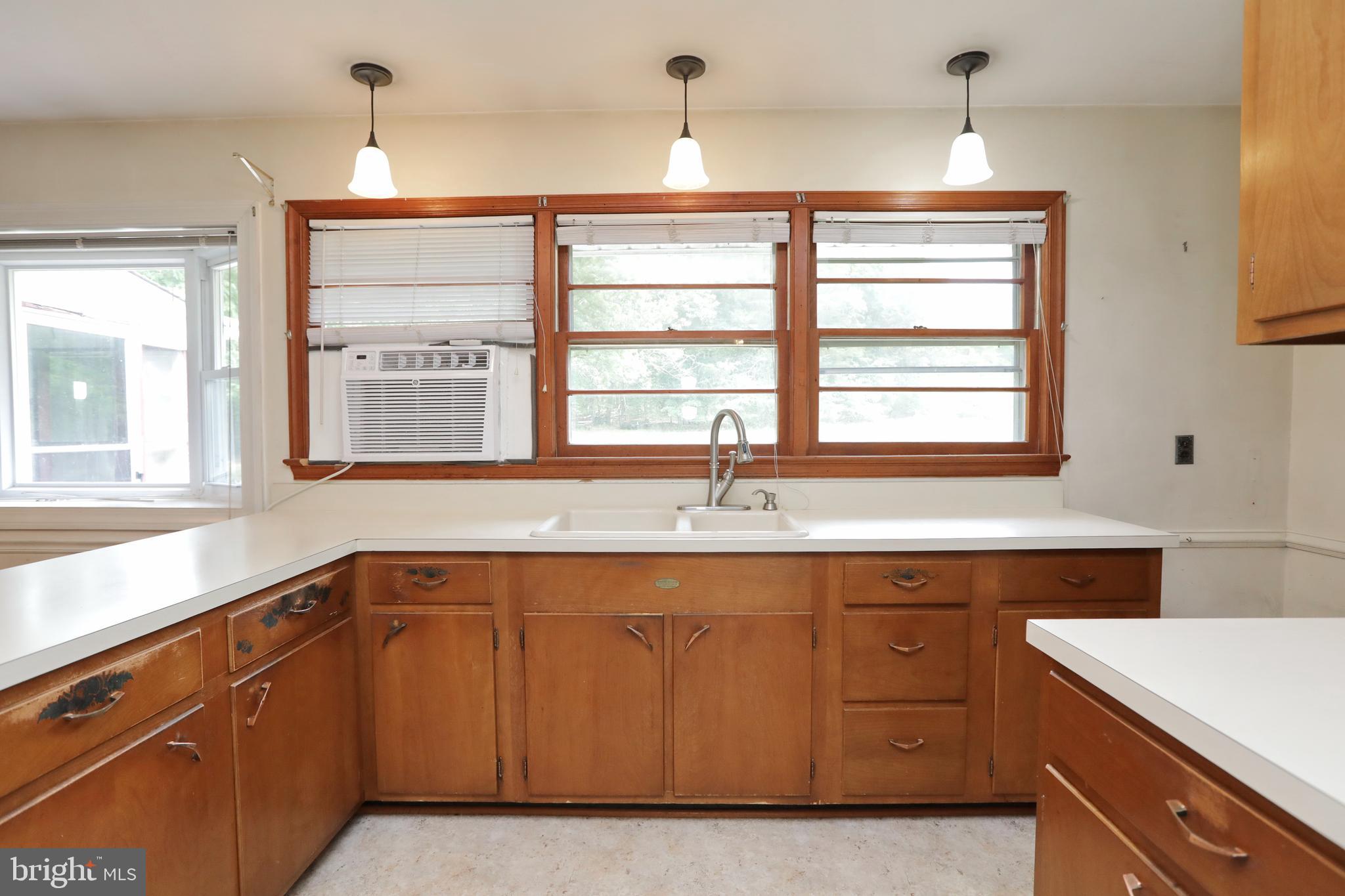 10901 Cross Rd Trail Brandywine, MD 20613 - Photo 13 of 50 Pendant Lights above Kitchen sink
