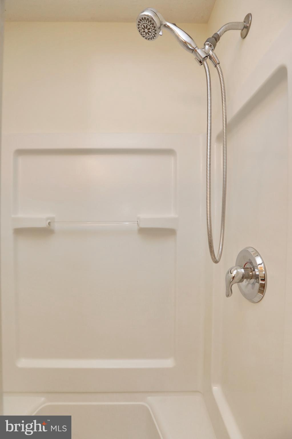 10901 Cross Rd Trail Brandywine, MD 20613 - Photo 28 of 50 Master Bath