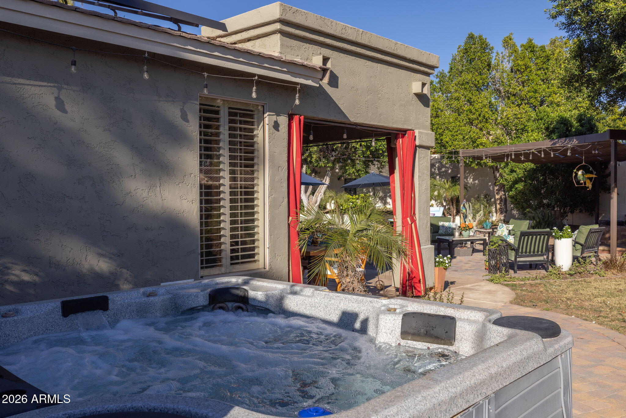 1622 West Nighthawk Way Phoenix, AZ 85045 - Photo 4 of 70 a view of a couches in front of house