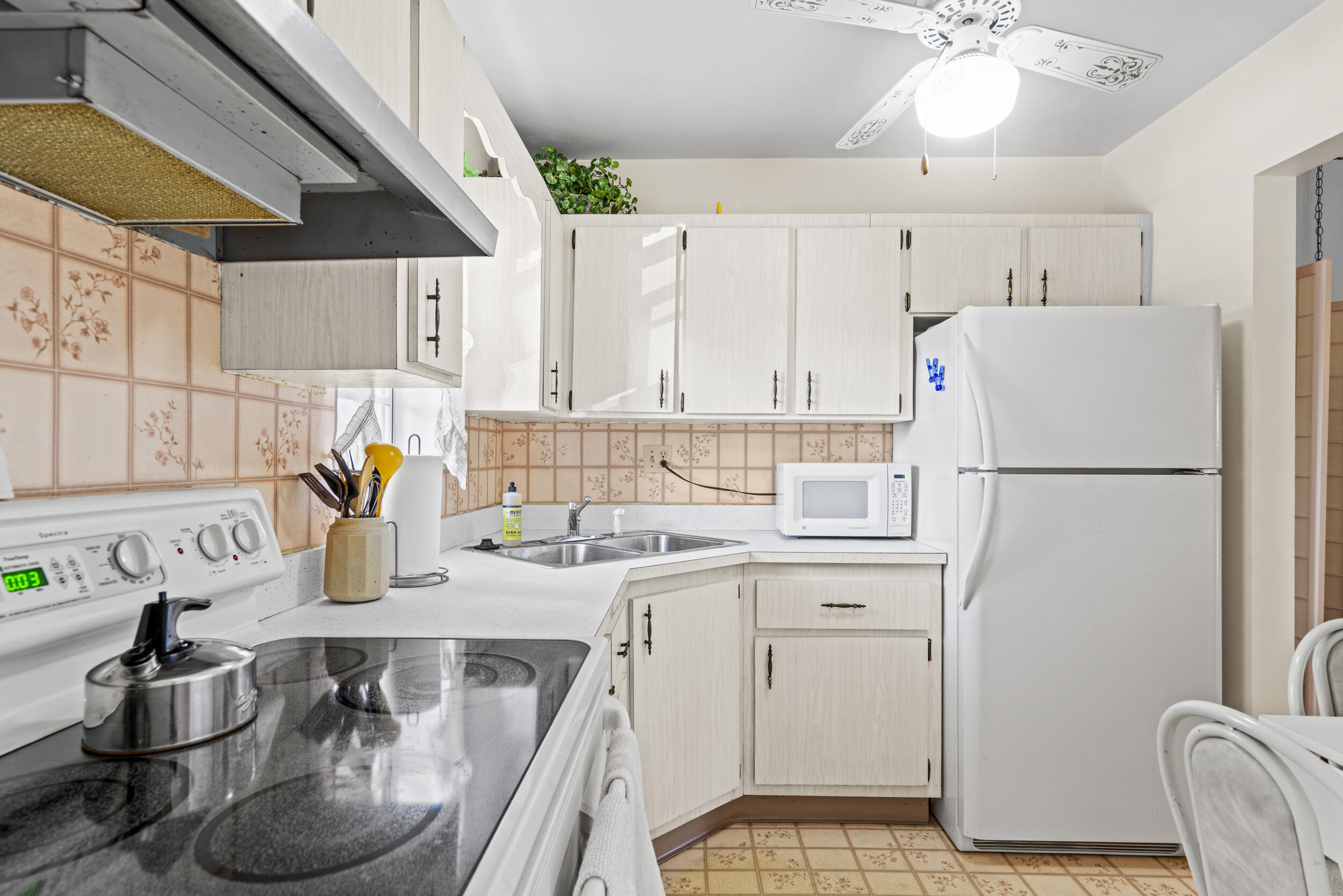 1923 Southwest Palm City Road, Unit H Stuart, FL 34994 - Photo 4 of 27 dsc08183