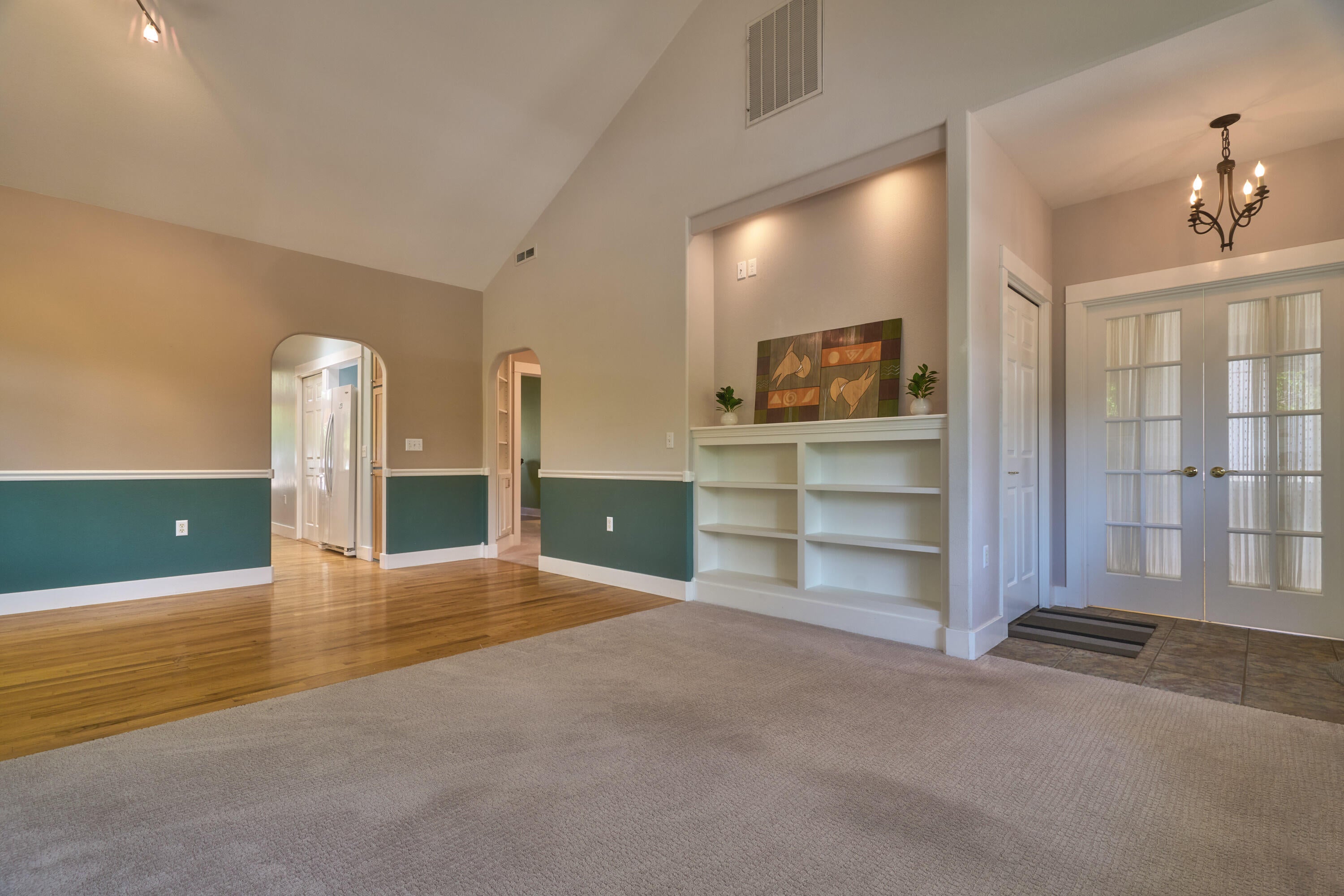 621 Nepenthe Road Ashland, OR 97520 - Photo 9 of 52 621 Nepenthe Rd_Ashland_13