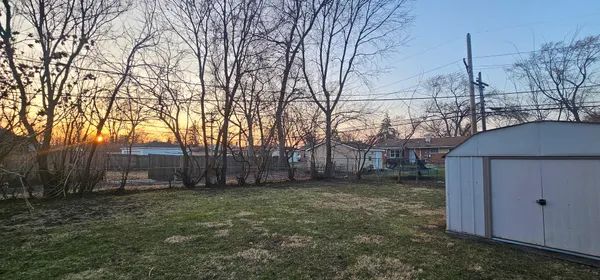 $129,900 | 2926 Sussex Avenue, Markham, IL 60428