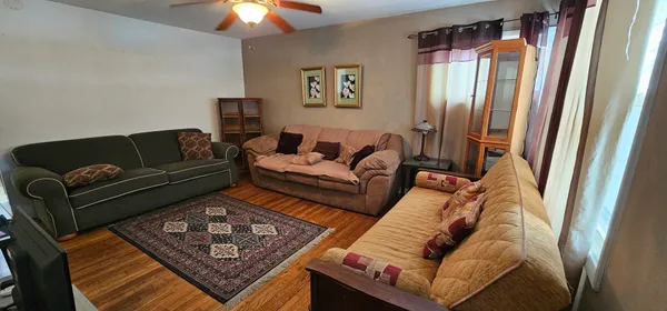 $129,900 | 2926 Sussex Avenue, Markham, IL 60428