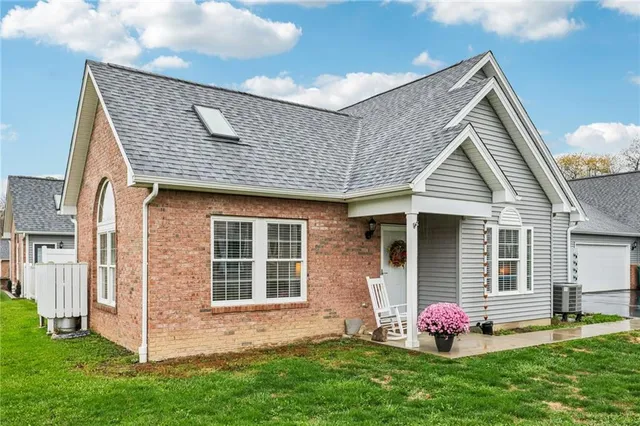 $324,900 | 104 White Fox Court, Unit 24, Ellwood City, PA 16117