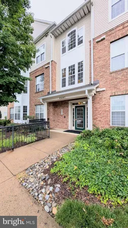 $3,100 | 6481 Cheyenne Drive, Unit 203, Alexandria, VA 22312