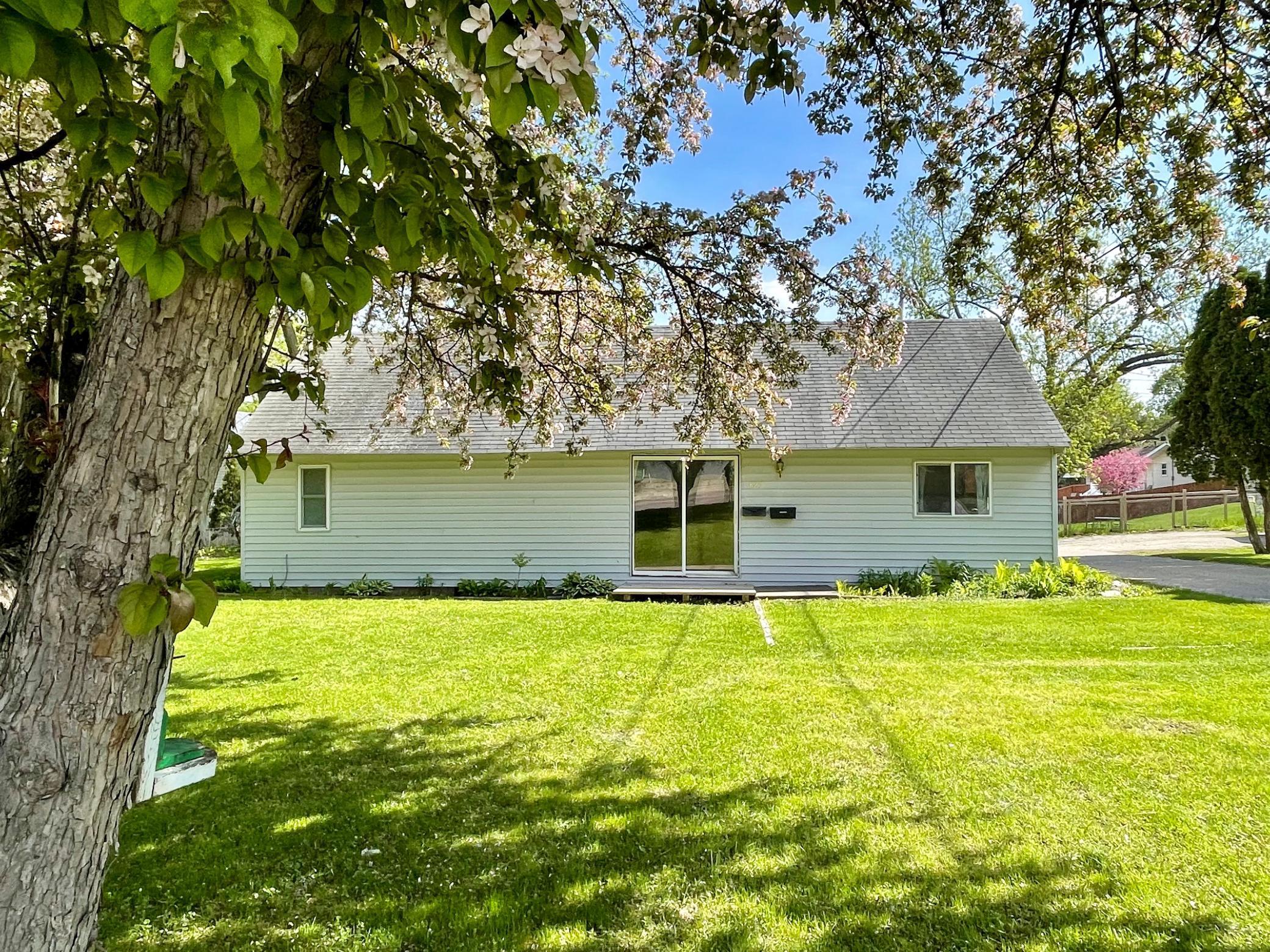 825 10th Street Southwest Faribault, MN 55021 - Photo 1 of 1 Gallery Image 1