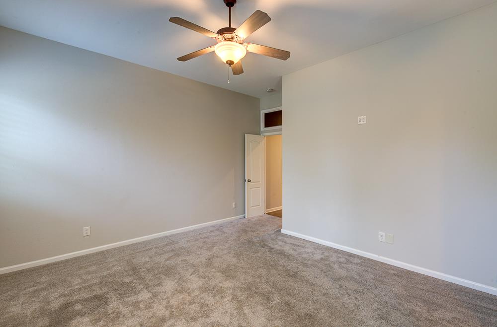3235 Rall Avenue Clovis, CA 93619 - Photo 18 of 33 a view of an empty room
