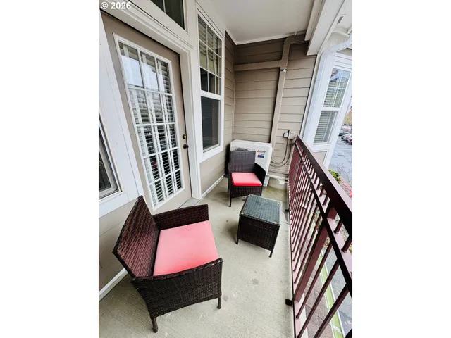 $315,000 | 1180 Northeast 63rd Way, Unit 1006, Hillsboro, OR 97124