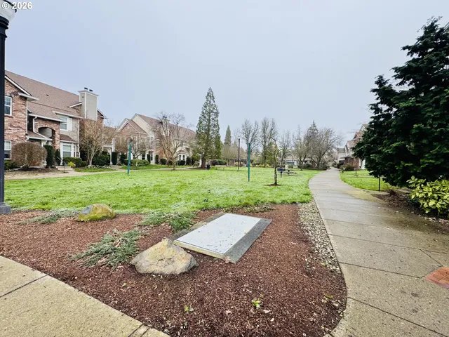 $315,000 | 1180 Northeast 63rd Way, Unit 1006, Hillsboro, OR 97124