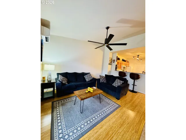 $315,000 | 1180 Northeast 63rd Way, Unit 1006, Hillsboro, OR 97124