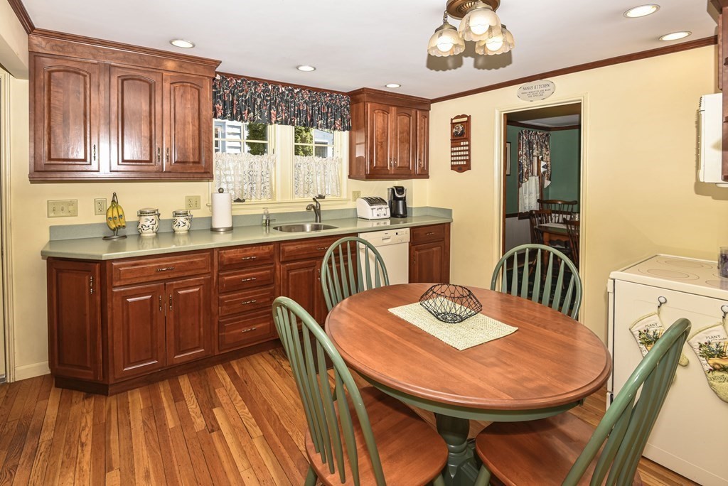 60 Boulevard Road Dedham, MA 02026 - Photo 14 of 39 Gallery Image 14