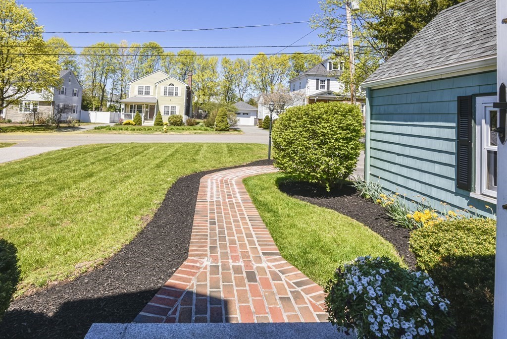 60 Boulevard Road Dedham, MA 02026 - Photo 4 of 39 Gallery Image 4