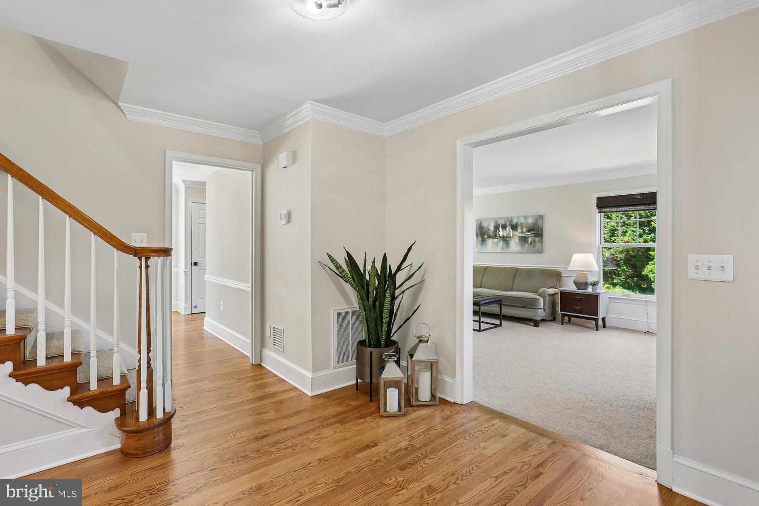 20920 Sunnyacres Road Gaithersburg, MD 20882 - Photo 5 of 64 Foyer entry with refinished hardwood flooring