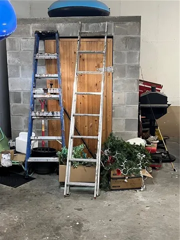 $475,000 | 1276 2200th Street, Iola, KS 66749