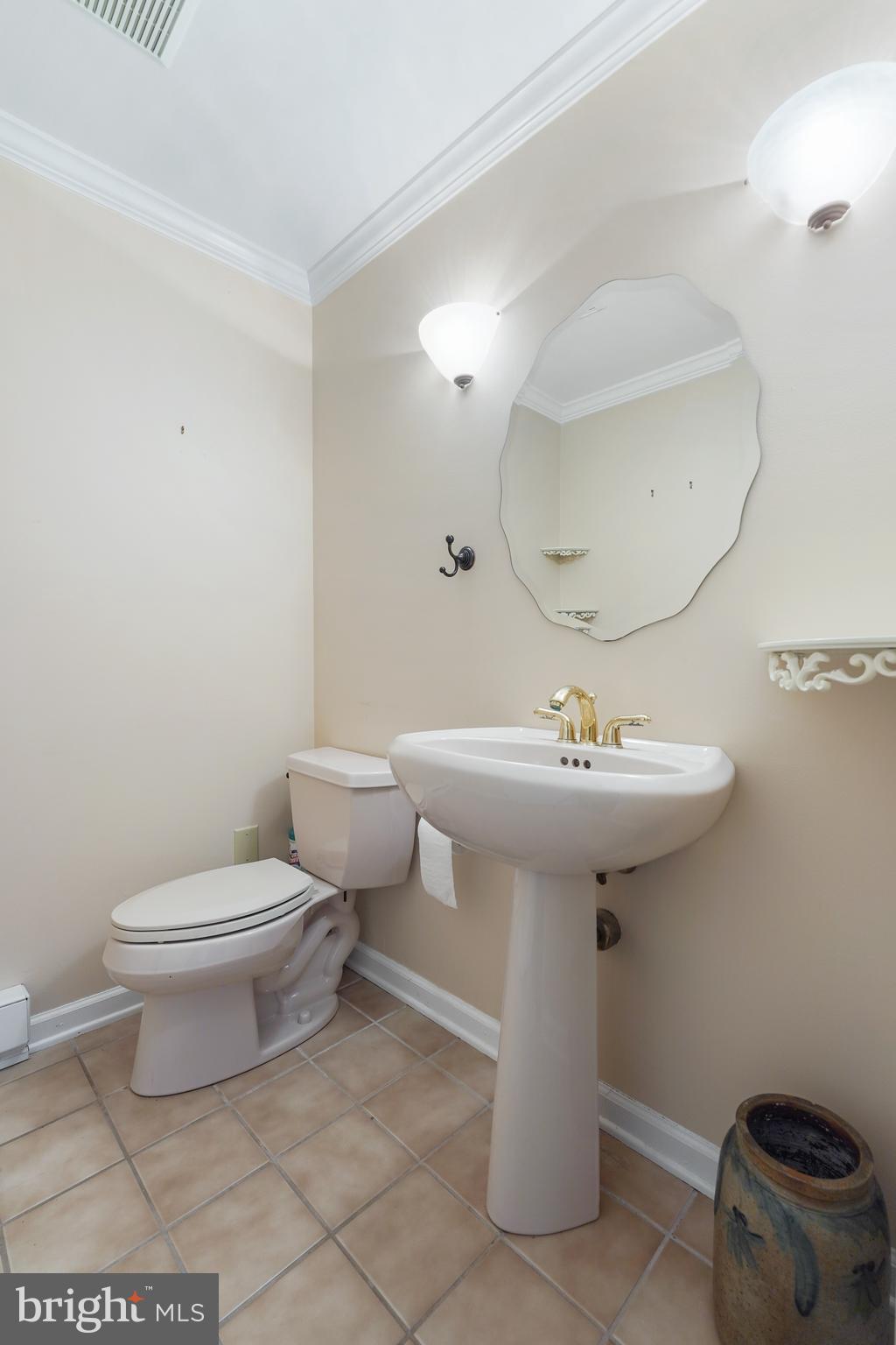 812 Scholl Road Pottstown, PA 19465 - Photo 15 of 42 Half Bath