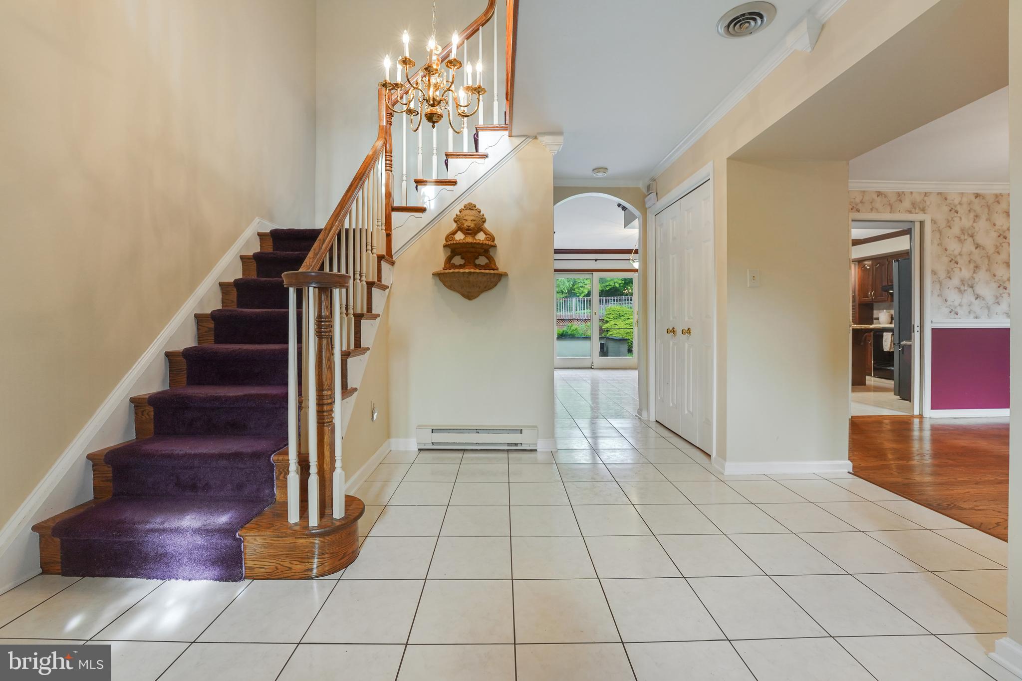 812 Scholl Road Pottstown, PA 19465 - Photo 3 of 42 Foyer