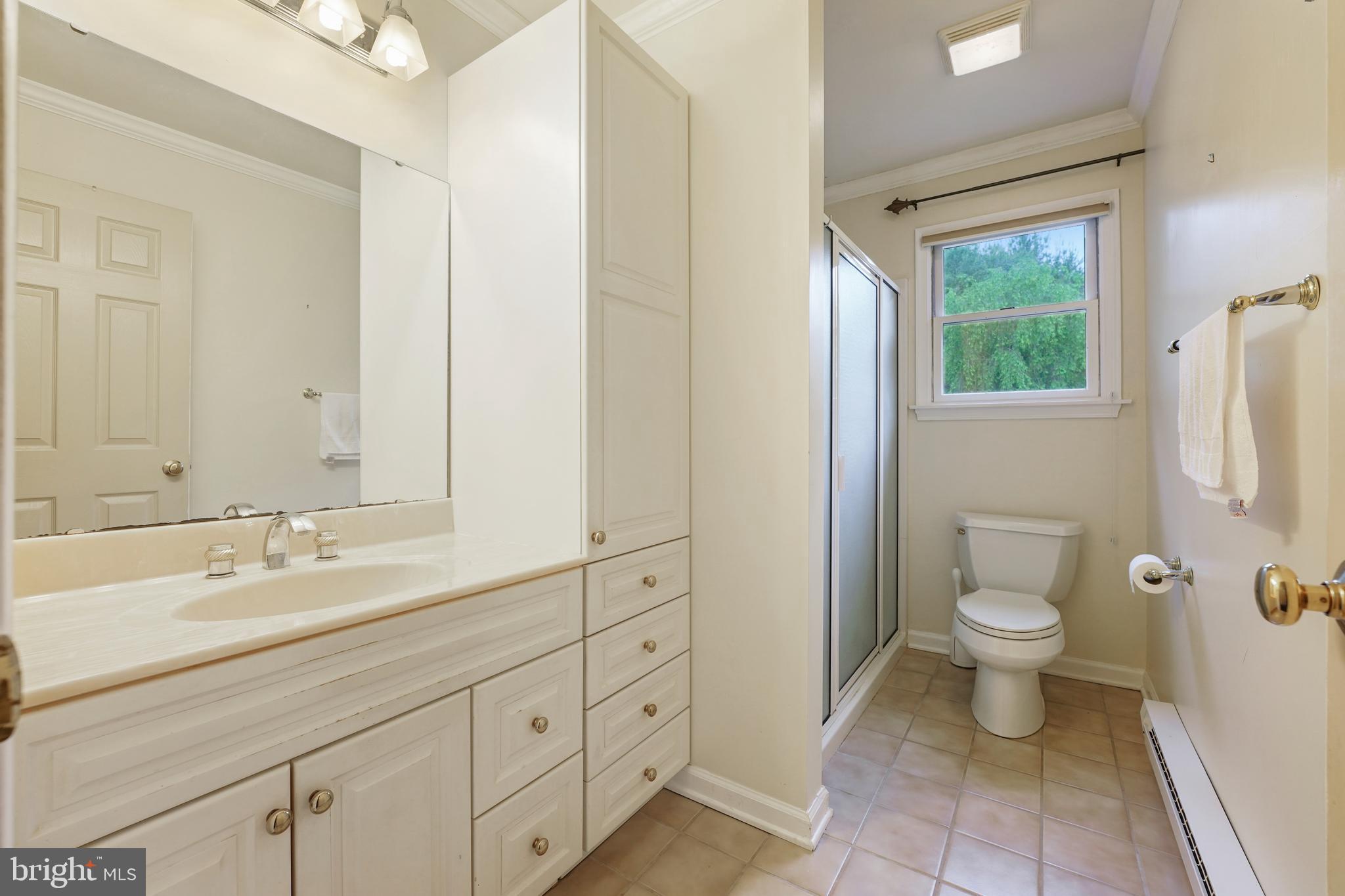 812 Scholl Road Pottstown, PA 19465 - Photo 25 of 42 Hall Bath