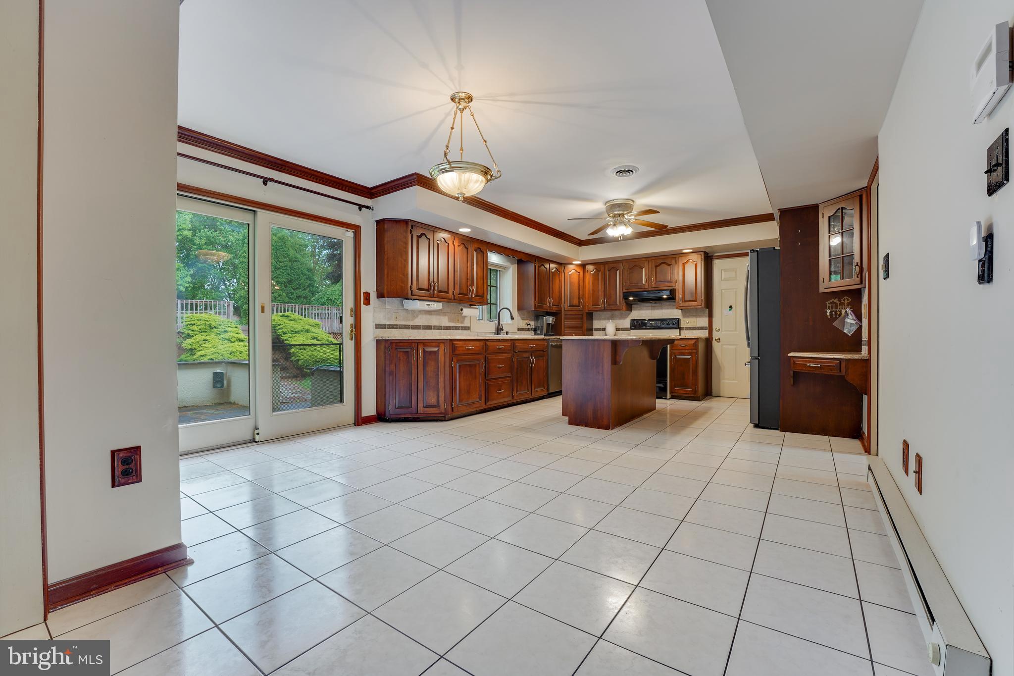 812 Scholl Road Pottstown, PA 19465 - Photo 9 of 42 Kitchen