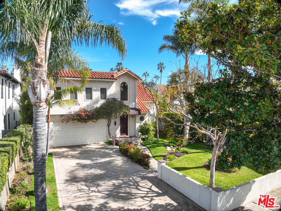 666 Vía De La Paz, Pacific Palisades, CA 90272 Compass