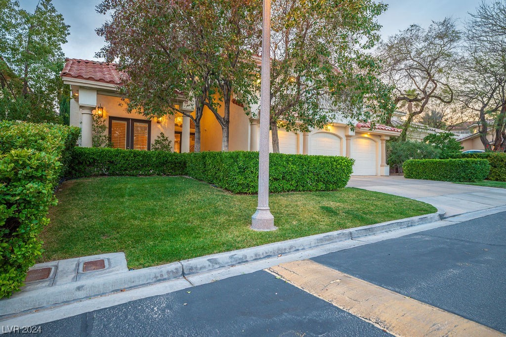 9813 Edgeview Place Las Vegas, NV 89134 - Photo 3 of 56