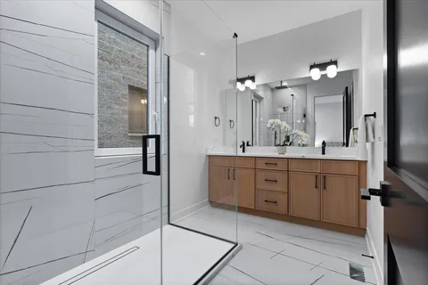 $699,500 | 2636 West Evergreen Avenue, Unit 1, Chicago, IL 60622