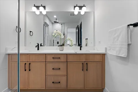 $699,500 | 2636 West Evergreen Avenue, Unit 1, Chicago, IL 60622