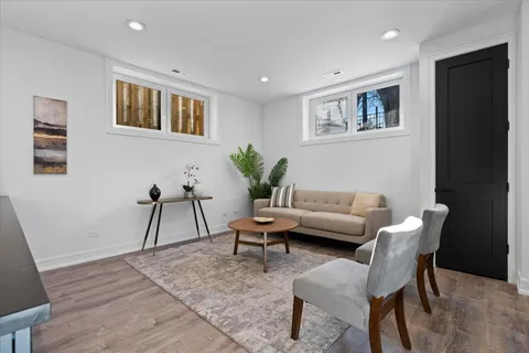 $699,500 | 2636 West Evergreen Avenue, Unit 1, Chicago, IL 60622