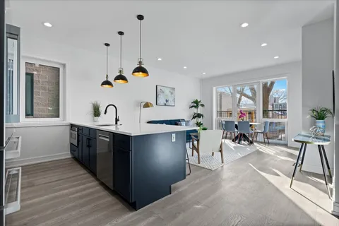 $699,500 | 2636 West Evergreen Avenue, Unit 1, Chicago, IL 60622