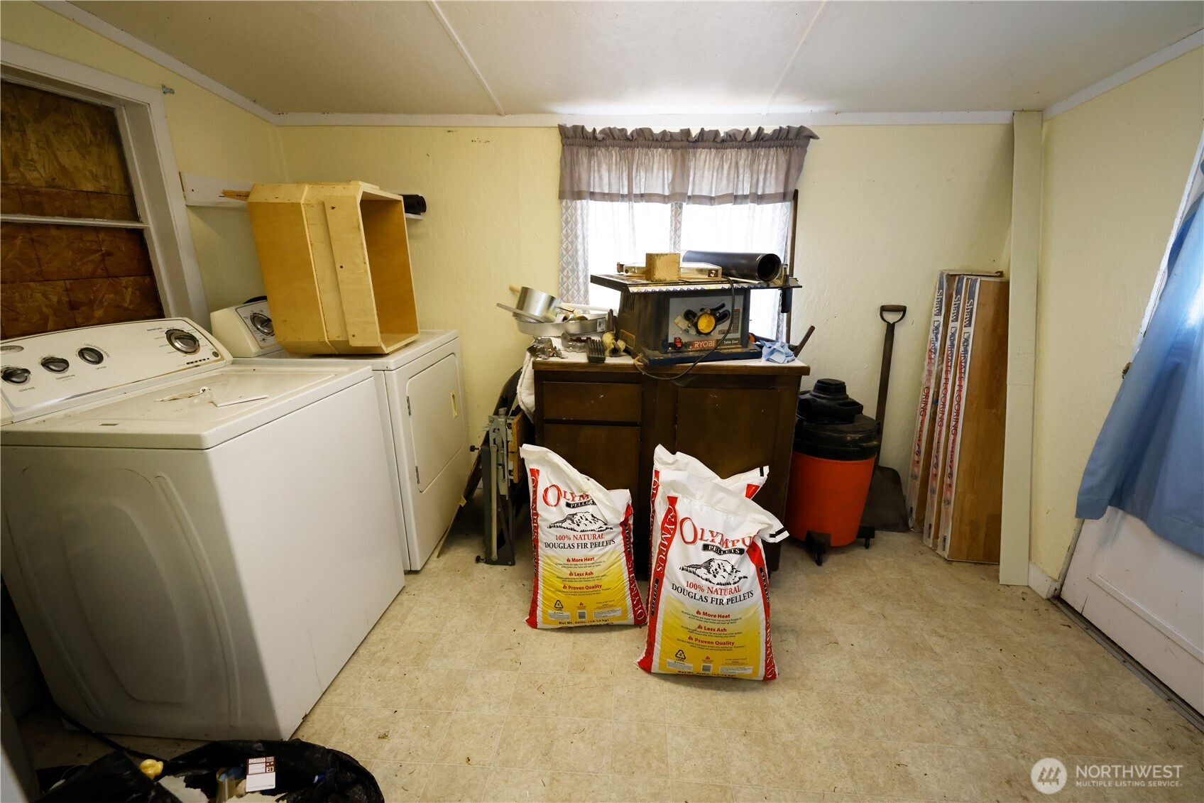 81 Hunt Road Port Hadlock, WA 98339 - Photo 11 of 20 a view of a storage & utility room with two washing machine