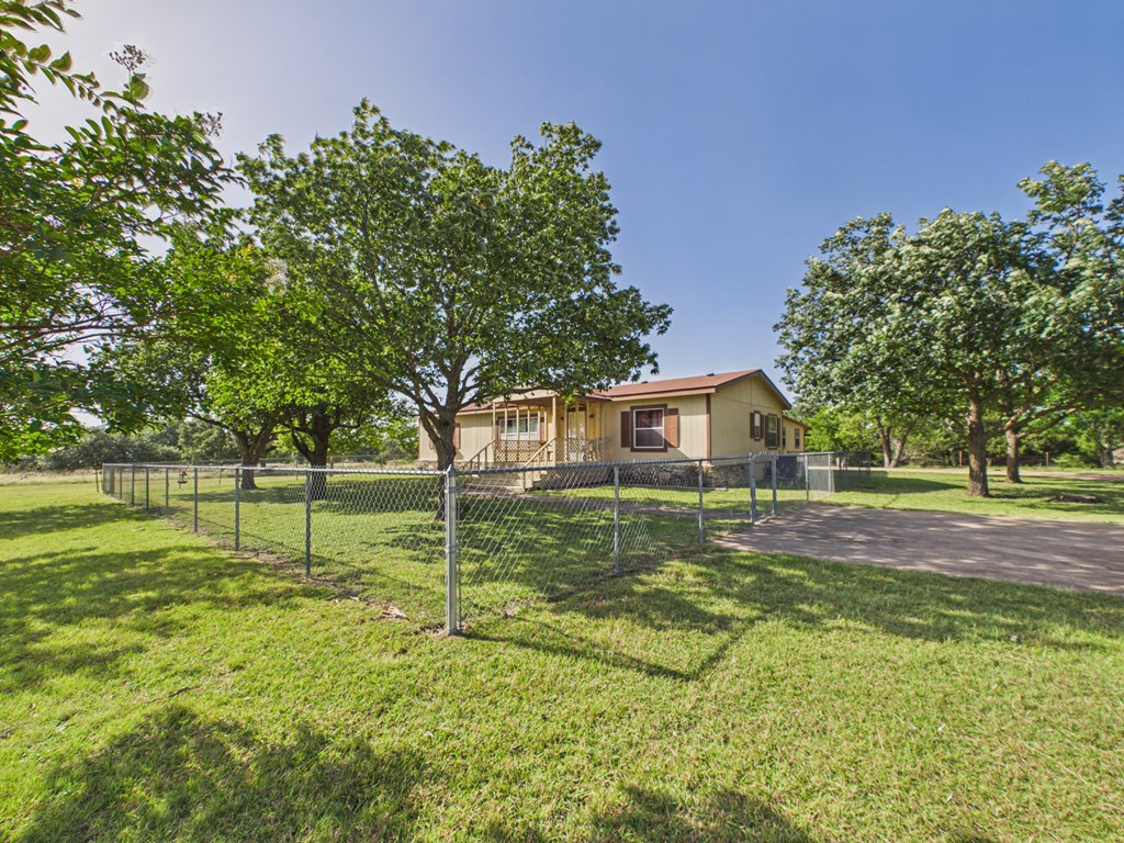 1983 Wendel-Ahrens Road Fredericksburg, TX 78624 - Photo 10 of 36