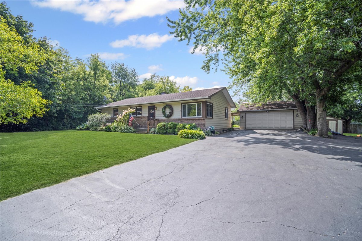 3815 Cheyenne Road Gurnee, IL 60031 - Photo 1 of 23 Gallery Image 1