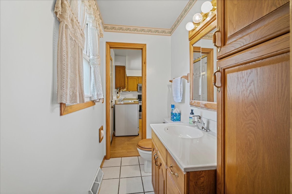 3815 Cheyenne Road Gurnee, IL 60031 - Photo 10 of 23 Gallery Image 10