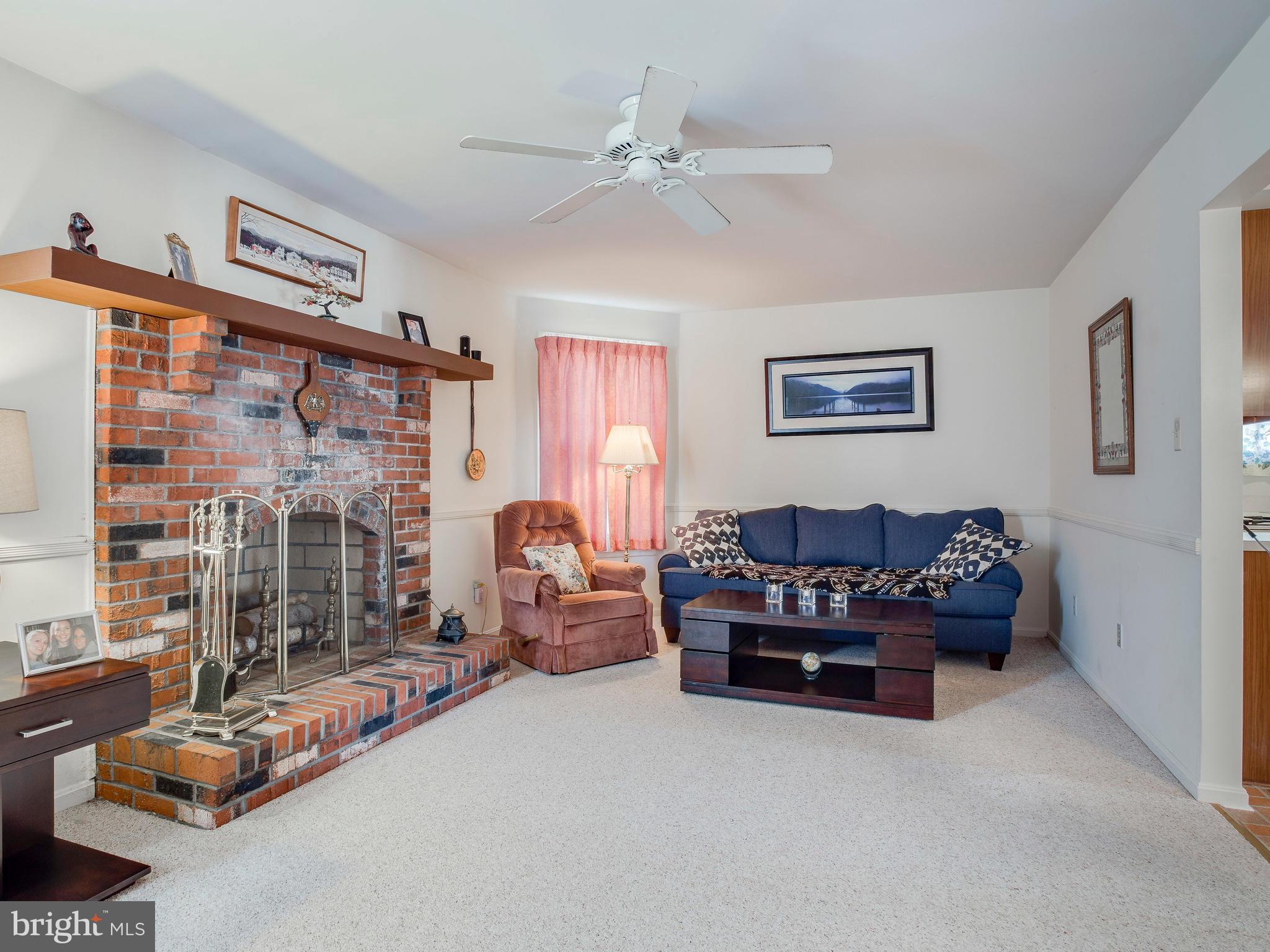 9400 Oak White Road Baltimore, MD 21236 - Photo 14 of 30 Family Room